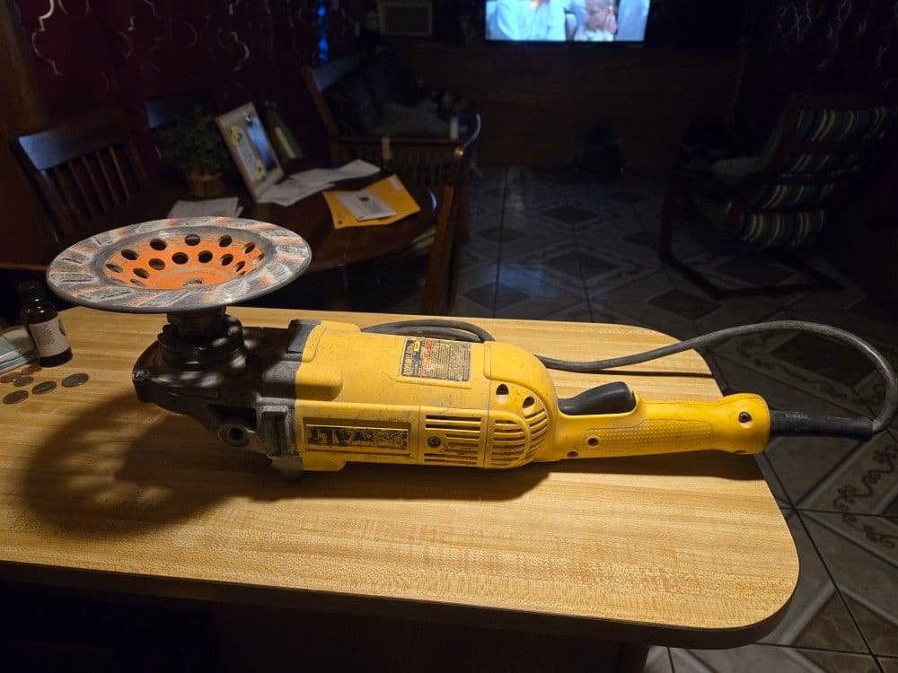 Innovation und Technik im DeWalt Winkelschleifer vereint