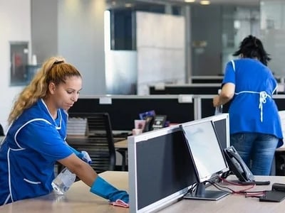 Effiziente Gebäudereinigung für Hotels, Büros und mehr in Berlin