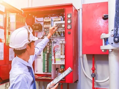 DGUV V3 Prüfung: Warum sie für die Arbeitssicherheit unerlässlich ist