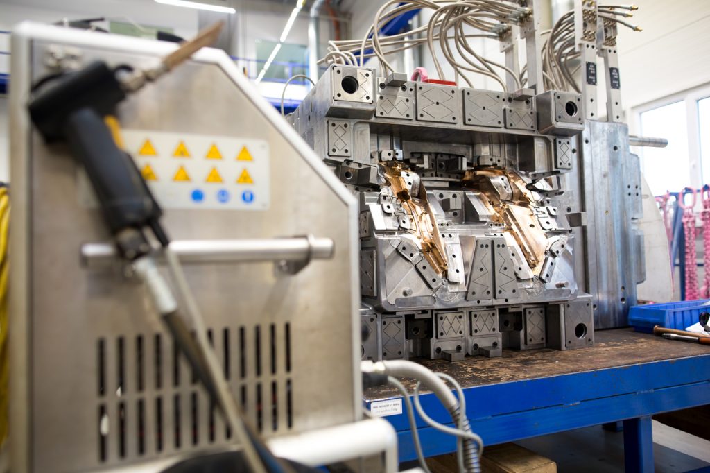 Maxnext GmbH: Schnelle Bestellung von Spritzguss 2k Teilen – Innovative Lösungen für Kunststoff