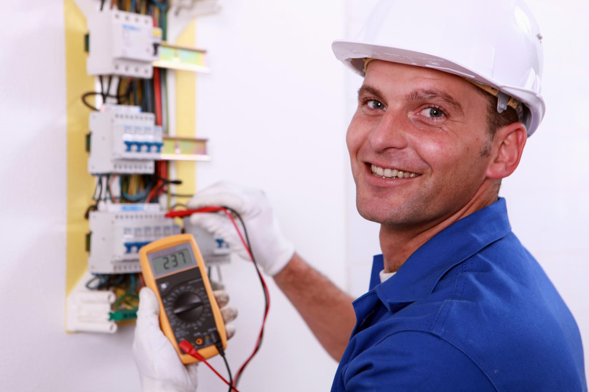 Wie sich durch die DGUV V3 Prüfung die Energieeffizienz elektrischer Anlagen verbessern lässt