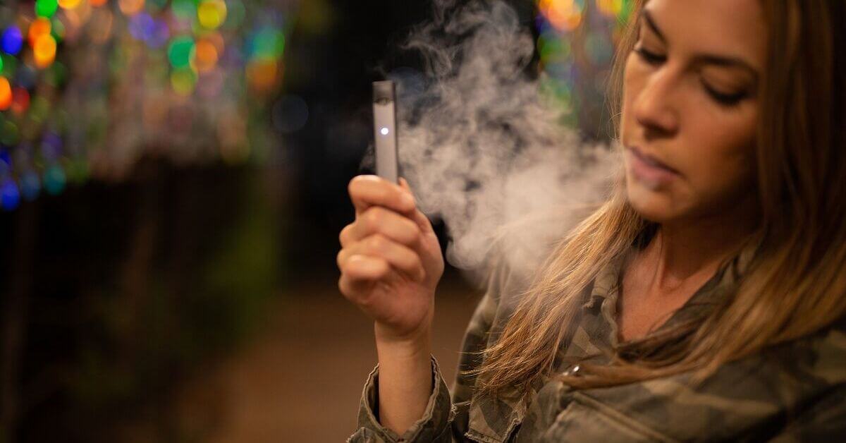 Mit der Al Fakher 30K Hypermax Vape wird jeder Zug zum besonderen Erlebnis